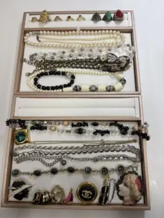 アクセサリー大量まとめ売り ネックレス・ブローチ・イヤリング等