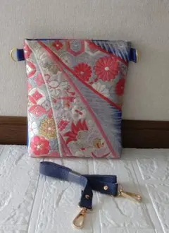 帯リメイクバッグ　ミニショルダー　スマホショルダー　ブルーに花柄