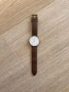 Daniel Wellington 腕時計　レディース　茶色のサムネイル