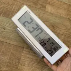 SEIKO 電波時計 デジタル 置時計 温湿度計付きのサムネイル