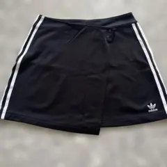 adidas 3ストライプ ラップミニスカート ブラックのサムネイル
