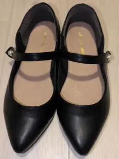 ブラック フラットシューズ ポインテッドトゥ
