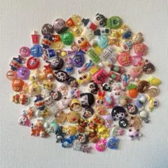 【309】ネイルパーツ⭐︎100個　ポケモン・モンチッチ・アンパンマン・すみっコ