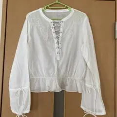 新品　ホワイト刺繍レースアップブラウス　Lサイズ