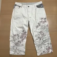 トラと花の刺繍入りホワイトパンツ