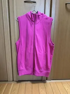 ピンク フード付きベスト