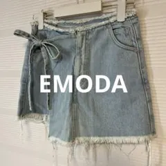 EMODAラップ風ショートパンツ