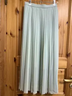 未着用UNIQLO 薄グリーン プリーツスカート