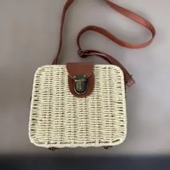 美品　スクエアカゴショルダーバッグ