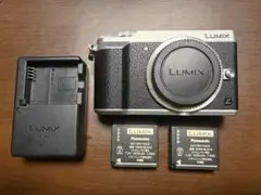 LUMIX DMC-GX7MK2 シルバー＋純正予備バッテリーのサムネイル
