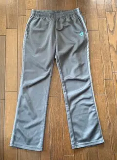 IGNIOスポーツウェア　ジャージパンツ　Mサイズ！