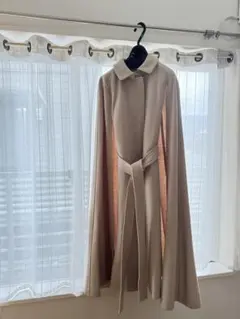 CELFORD ベージュ ロングコート ケープスタイル　マントコートのサムネイル