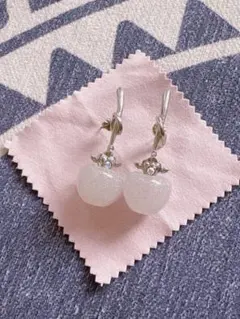 Liquemセーラームーンコラボチェリーピアス