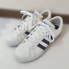 adidas ホワイトレザー スニーカー