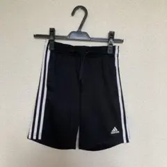 adidas 黒 ハーフパンツ 3本ライン