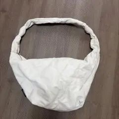 ホワイト キルティング ショルダーバッグ