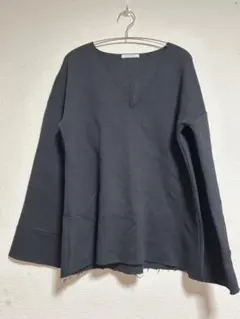 ザラ　ZARA TRAFALUC ブラック Vネック Tシャツ