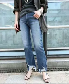 3×1 スリーバイワン EMPIRE CROP FLARE denim 28のサムネイル