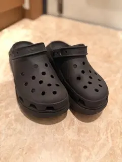 極美品 crocs 厚底 メガクラッシュ 黒 27cm M9W11 - メルカリ