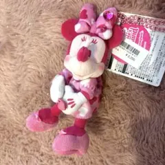 ミニーのファンダーランド　ミニーちゃん　ぬいぐるみバッジ　キーチェーン　ピンク