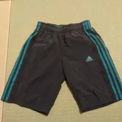 adidas ハーフパンツ 140cm グレー ストライプ