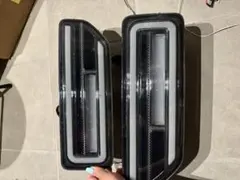 エムブロ サンダーテール LED 片側ジャンク - メルカリ