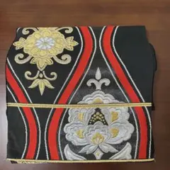 着物　袋帯　刺繍　黒　赤　金　銀　リメイクのサムネイル