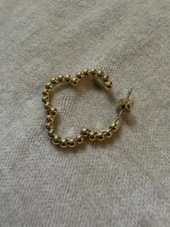 dot clover hoop pierce