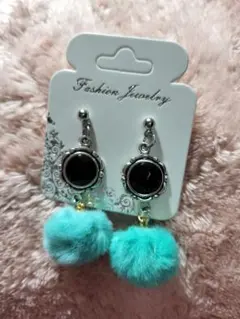 ファッションジュエリー ダングルピアス