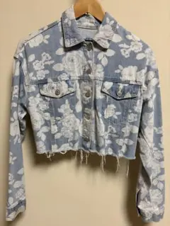 FOREVER 21 フラワープリント クロップドデニムジャケット