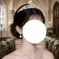 【新品未使用】ブライダルティアラ 上品 ティアラ 結婚式