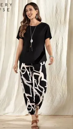 SHEIN EMERY ROSE ブラック 半袖トップスとプリントパンツ セット