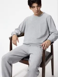 Uniqlo ウルトラストレッチスウェットセット　商品番号484710のサムネイル