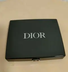 ディオールショウ　サンククルールアイシャドウ　823