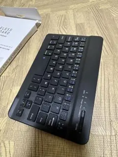 ⭐︎美品訳あり⭐︎ ワイヤレスキーボード　 Bluetooth接続 薄型コンパクト