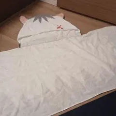 動物フード付きタオル 白灰色