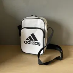 少々難あり　adidas ショルダーバッグ ホワイト　ユニセックス