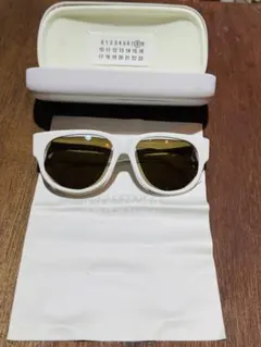 レア！最終お値引き価格/ヴィンテージCHANEL /ホワイトラウンド 