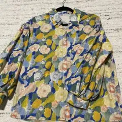 パフスリーブ　花柄 総柄ブラウス 長袖シャツ