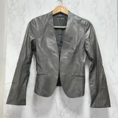 美品♡ 【インディヴィ】 レザージャケット (40) グレー ノーカラーのサムネイル