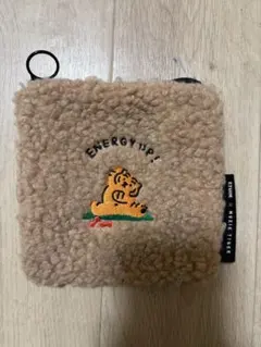 ETUDE x MUZIK TIGER ボアポーチのサムネイル