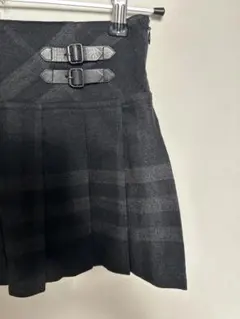 美品　Burberry ブラック系チェック柄プリーツスカート