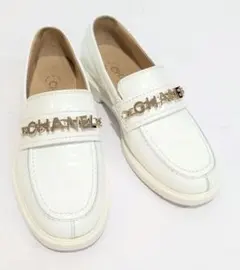 CHANEL シャネル ロゴ チェーン ローファーのサムネイル