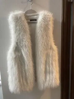 ホワイトファー ノースリーブベスト