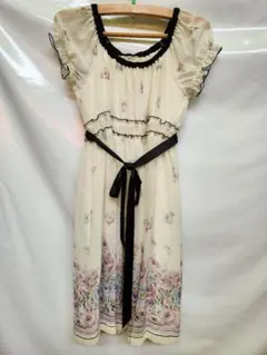 レストローズのチュニックワンピースです。