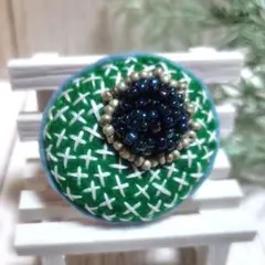 21 玉サボテンブローチ21　ハンドメイド