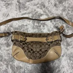 Coach ベージュ ロゴ柄 ショルダーバッグ