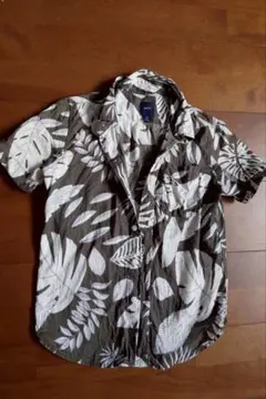 GapKids ボタニカル柄 半袖シャツ S (6-7)