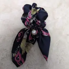 ネイビー チェーン パール付きヘアゴム　シュシュ