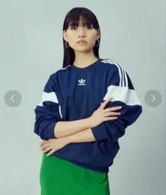 adidas Originals　クラシックス カットライン スウェット
